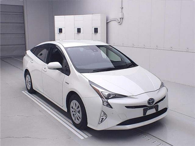 TOYOTA PRIUS — фото
