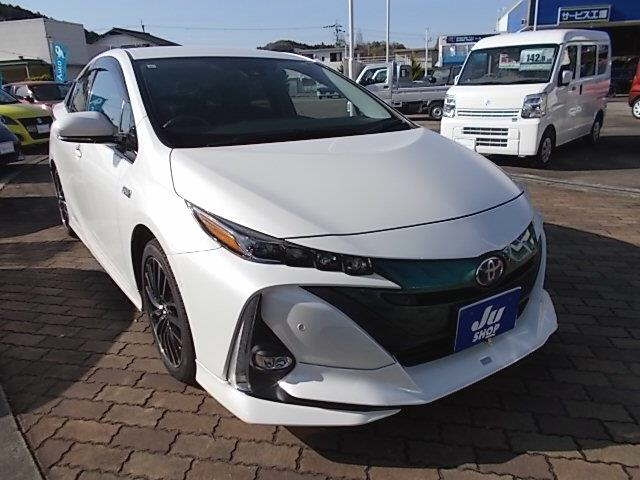 TOYOTA PRIUS — фото