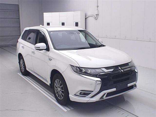MITSUBISHI OUTLANDER — фото