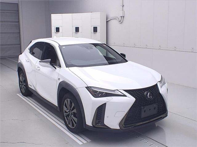 LEXUS UX — фото
