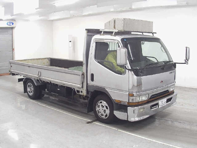 MITSUBISHI CANTER — фото