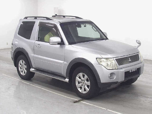 MITSUBISHI PAJERO