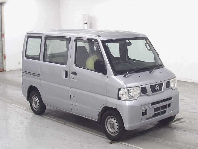 NISSAN CLIPPER VAN