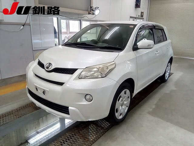 TOYOTA IST