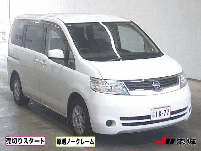 NISSAN SERENA — фото