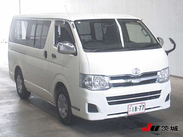 TOYOTA HIACE VAN
