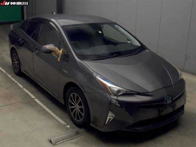 TOYOTA PRIUS — фото
