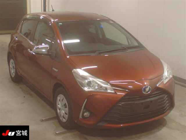 TOYOTA VITZ — фото