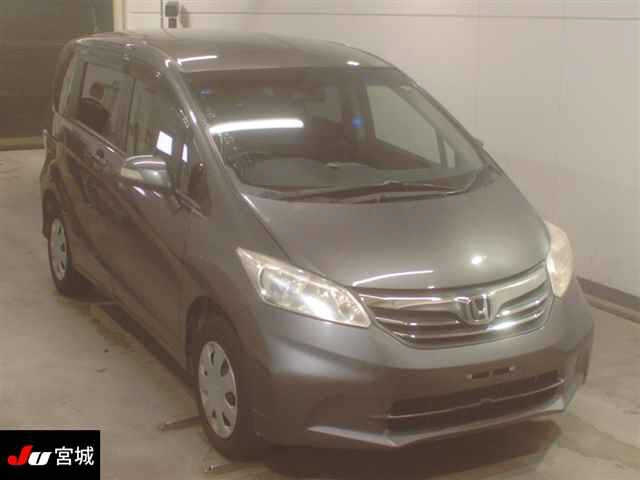HONDA FREED — фото