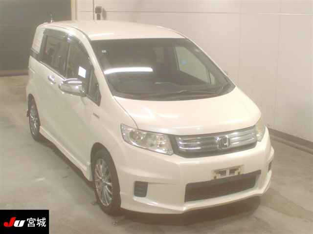 HONDA FREED SPIKE