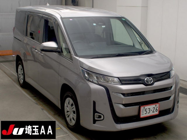 TOYOTA NOAH — фото