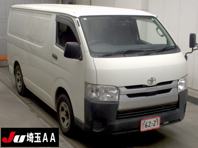 TOYOTA HIACE — фото