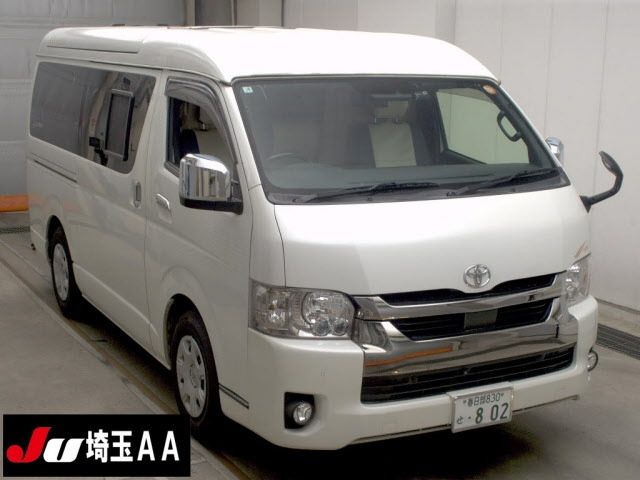 TOYOTA HIACE — фото