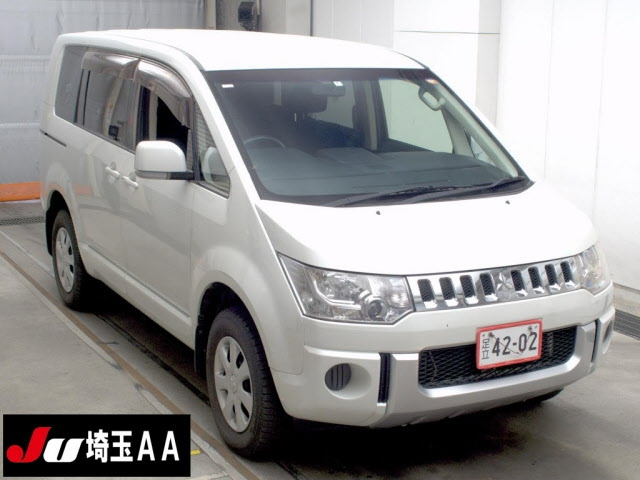 MITSUBISHI DELICA D5
