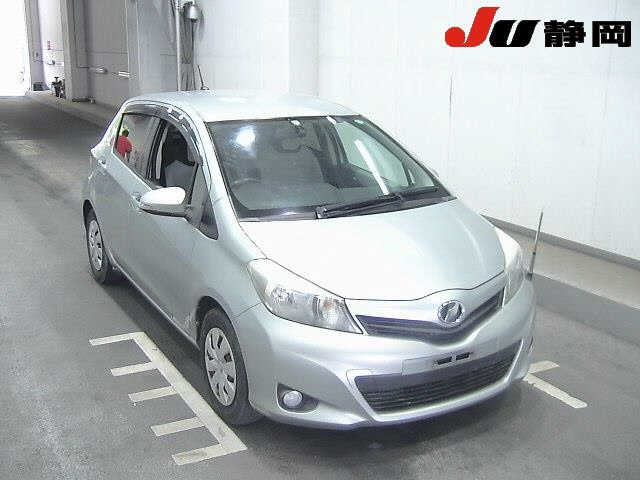 TOYOTA VITZ — фото