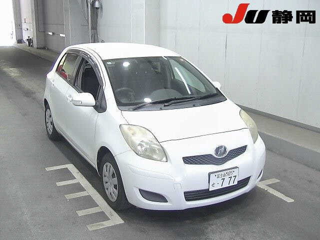 TOYOTA VITZ — фото