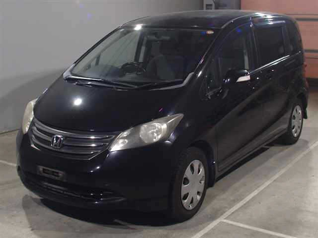 HONDA FREED — фото