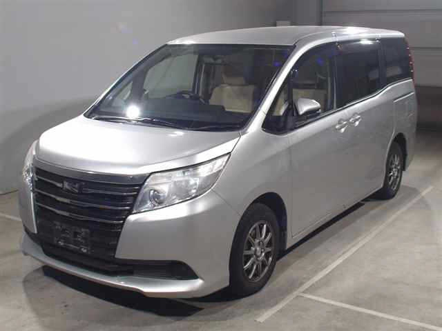 TOYOTA NOAH — фото