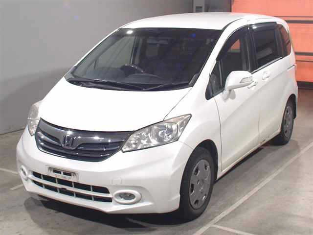 HONDA FREED — фото