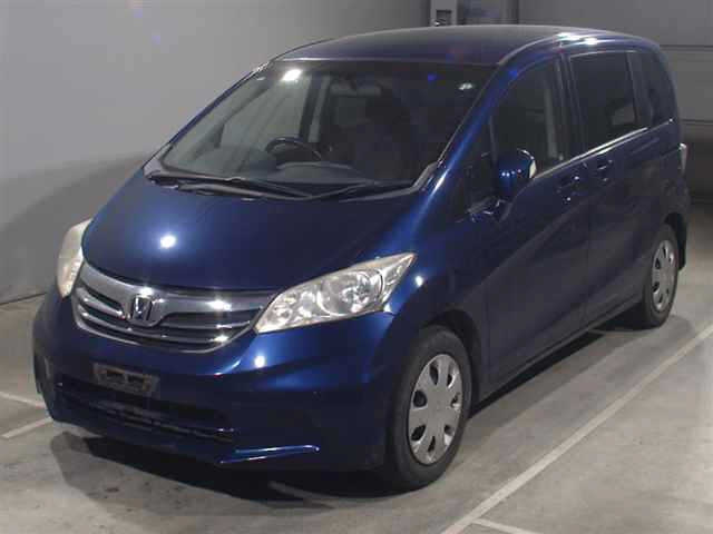 HONDA FREED — фото