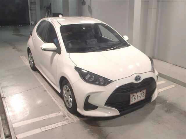 TOYOTA YARIS — фото