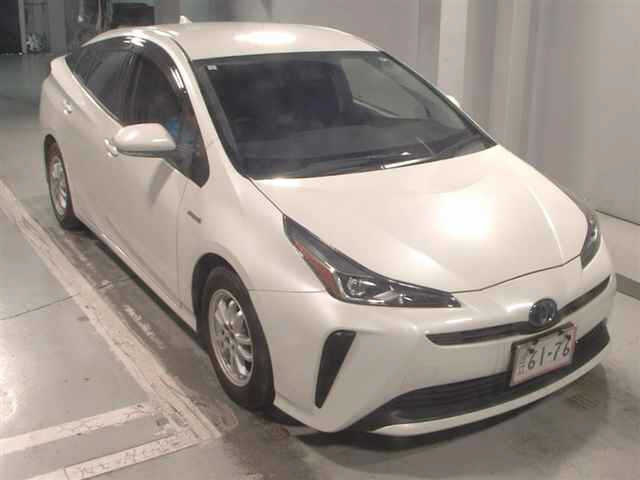 TOYOTA PRIUS — фото