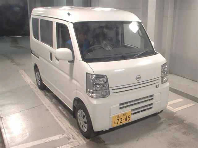 NISSAN CLIPPER — фото