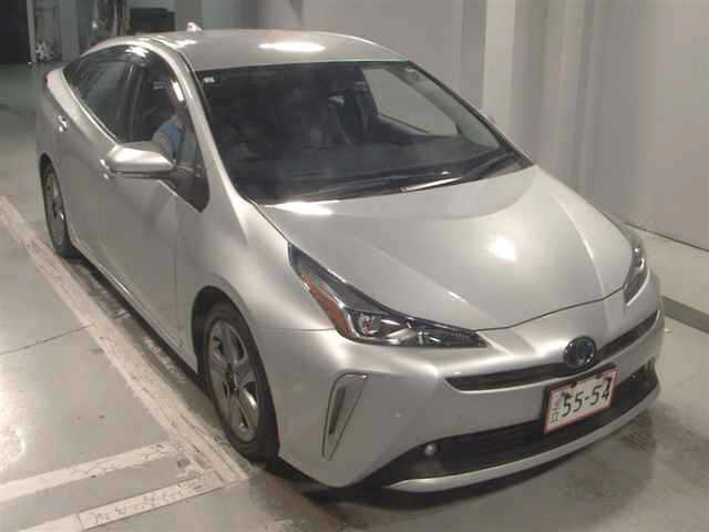 TOYOTA PRIUS — фото