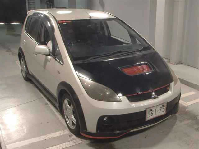 MITSUBISHI COLT — фото