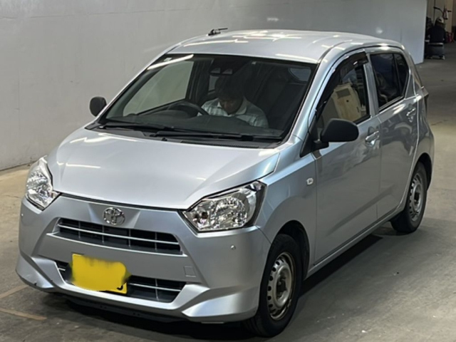 TOYOTA PIXIS — фото