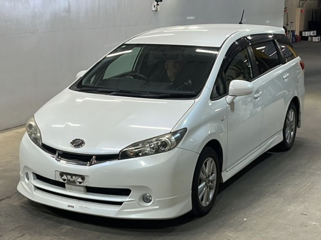 TOYOTA WISH — фото