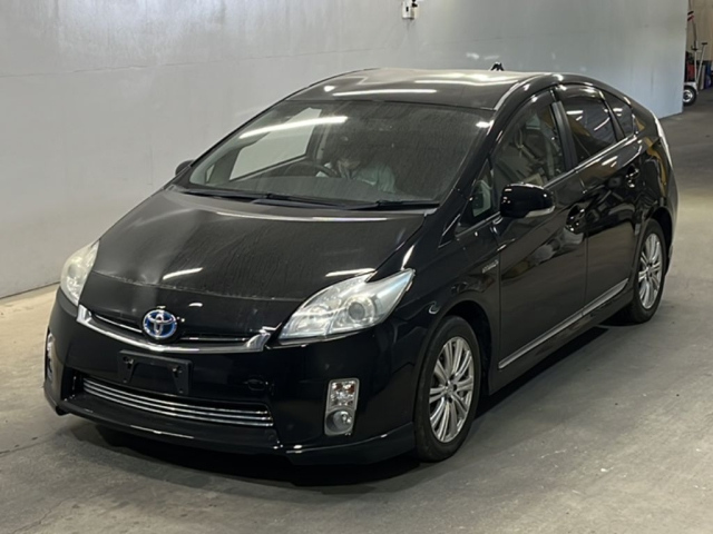 TOYOTA PRIUS — фото