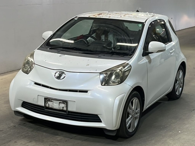 TOYOTA IQ