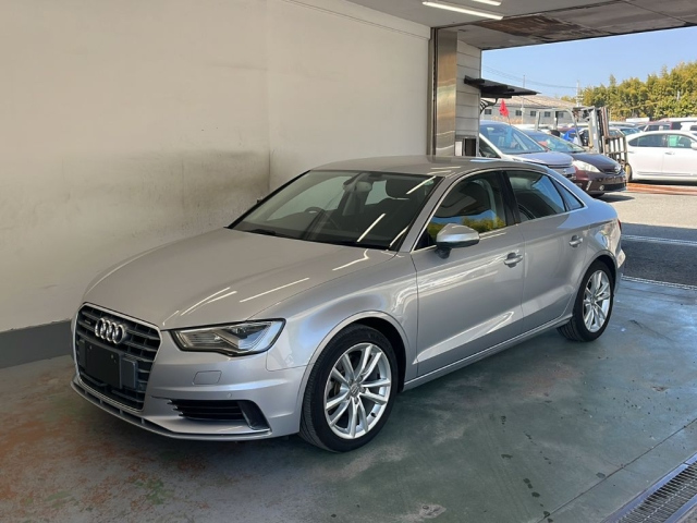 AUDI A3 — фото
