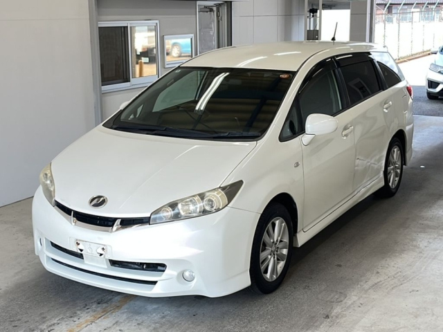 TOYOTA WISH — фото