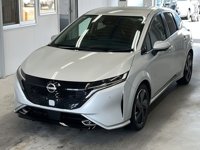 NISSAN AURA