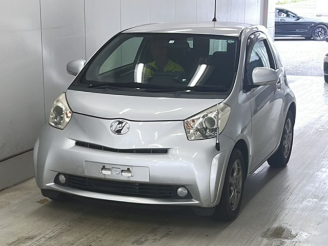 TOYOTA IQ