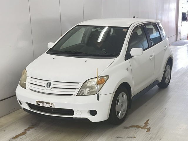TOYOTA IST