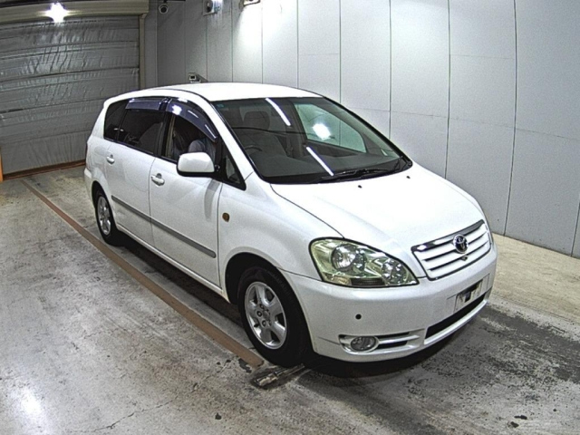 TOYOTA IPSUM — фото