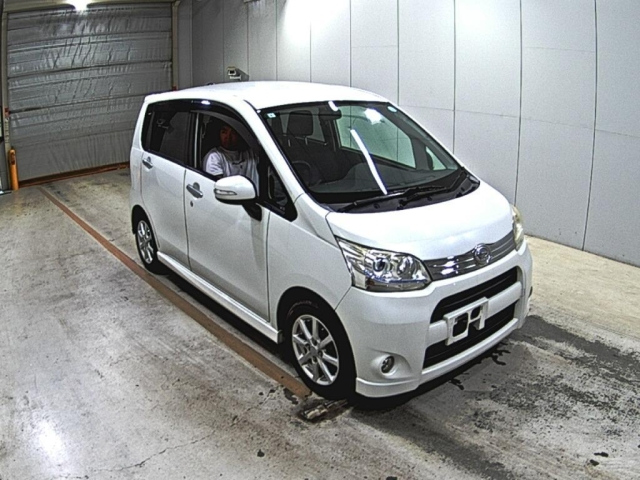DAIHATSU MOVE — фото