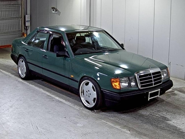 MERCEDES-BENZ E — фото