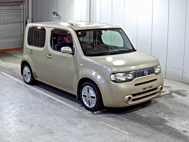 NISSAN CUBE — фото