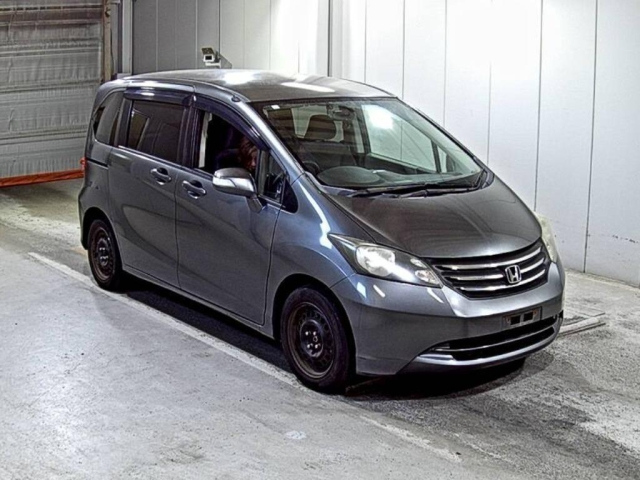 HONDA FREED — фото