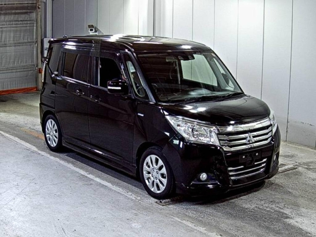 MITSUBISHI DELICA — фото