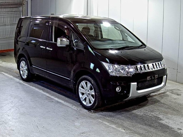 MITSUBISHI DELICA — фото