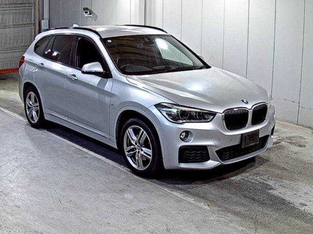 BMW X1 — фото