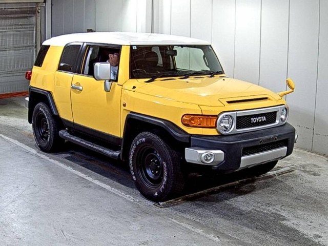 TOYOTA FJ CRUISER