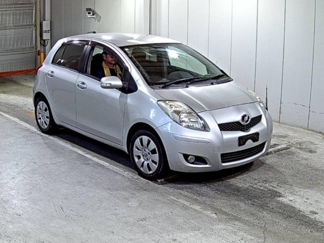 TOYOTA VITZ
