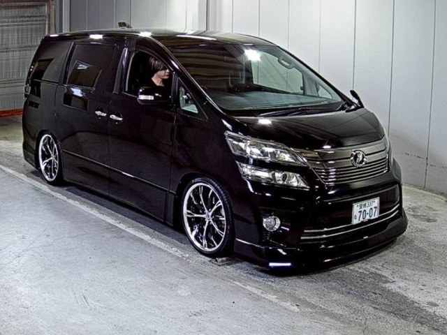 TOYOTA VELLFIRE