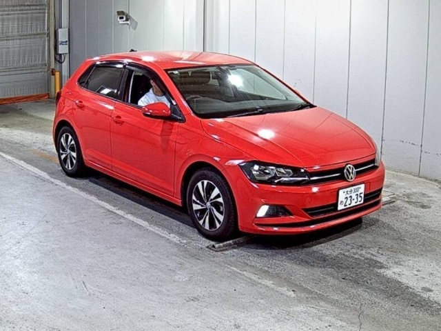 VOLKSWAGEN POLO
